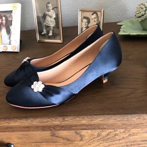 Erijunor Navy Heels Size 8.5
